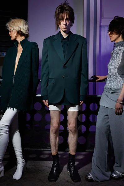Look 11